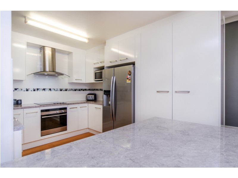 16 Winchley Way, Huntfield Heights SA 5163