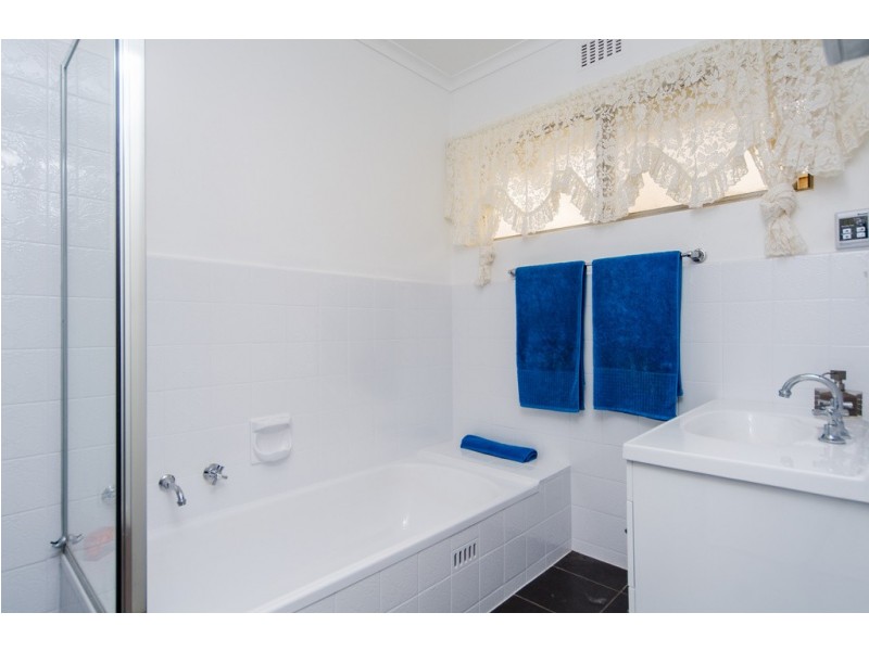 16 Winchley Way, Huntfield Heights SA 5163