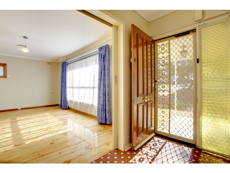 18 Underbank Grove, Hackham West SA 5163