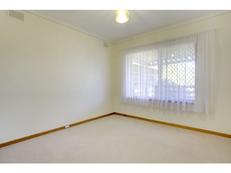 18 Underbank Grove, Hackham West SA 5163