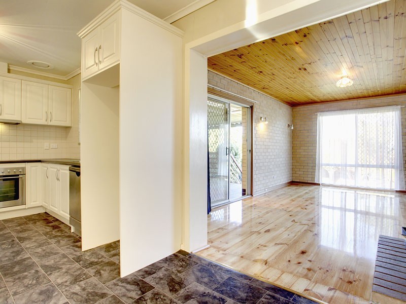 18 Underbank Grove, Hackham West SA 5163