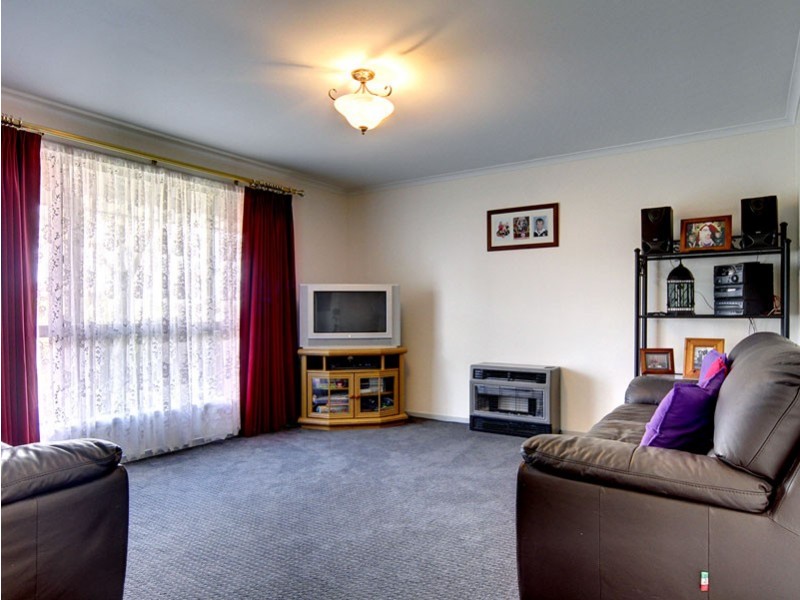 1 Topaz Close, Woodcroft SA 5162