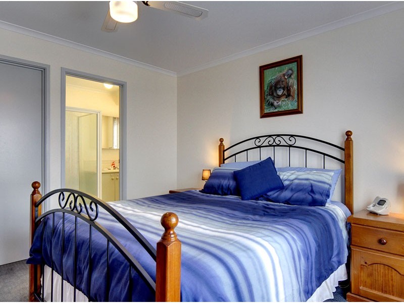 1 Topaz Close, Woodcroft SA 5162