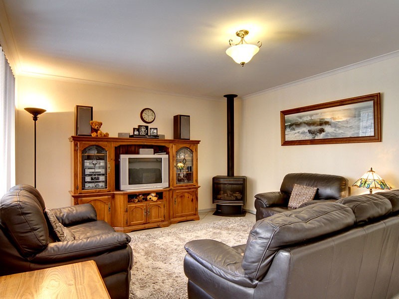 1 Topaz Close, Woodcroft SA 5162