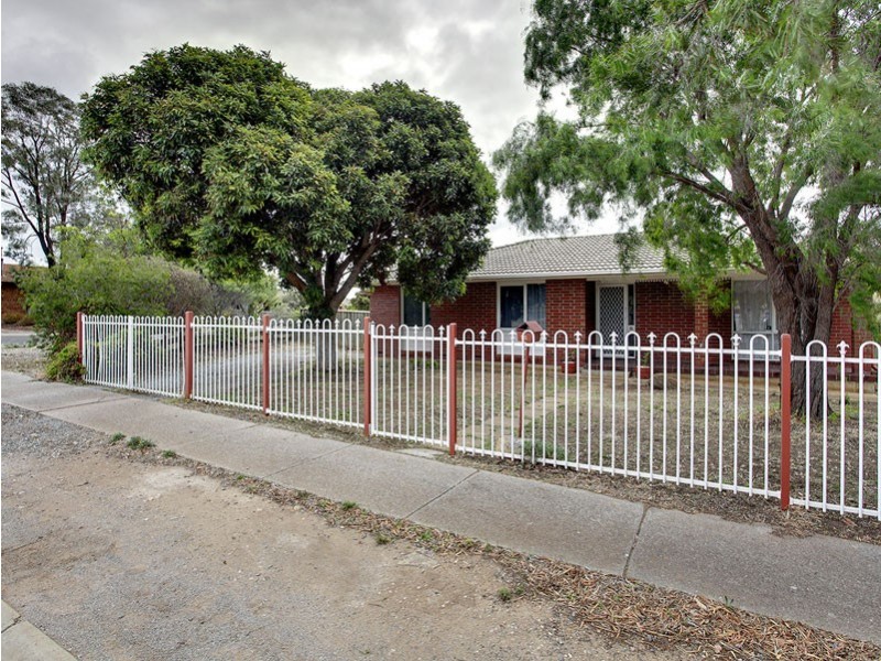 15 Cooder Crescent, Morphett Vale SA 5162