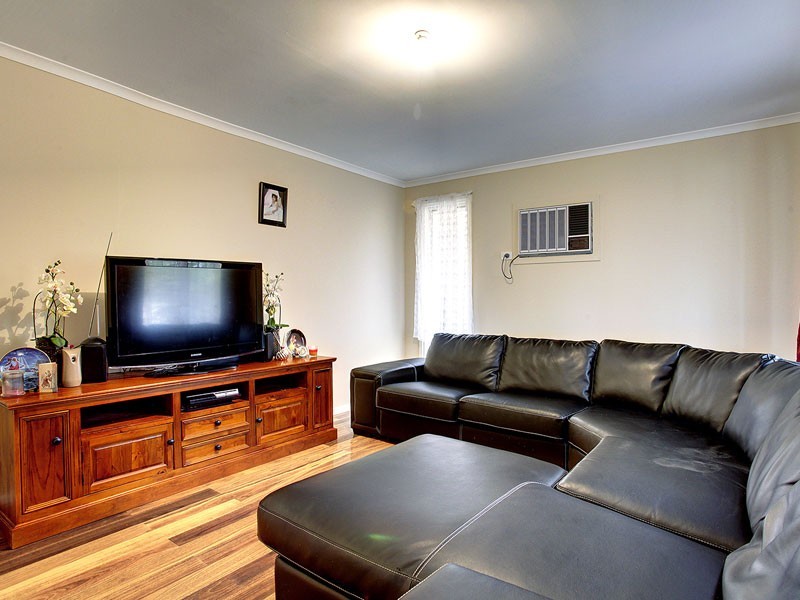 15 Cooder Crescent, Morphett Vale SA 5162