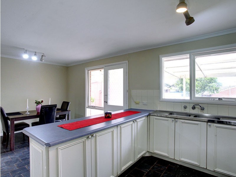 15 Cooder Crescent, Morphett Vale SA 5162