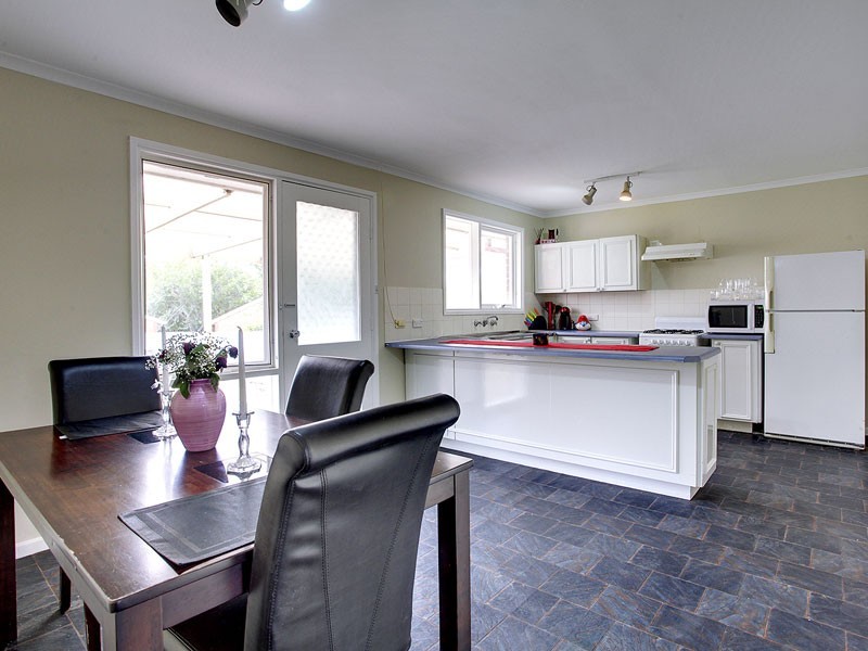 15 Cooder Crescent, Morphett Vale SA 5162