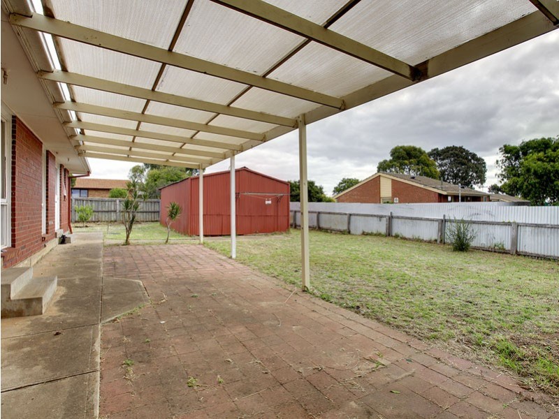 15 Cooder Crescent, Morphett Vale SA 5162