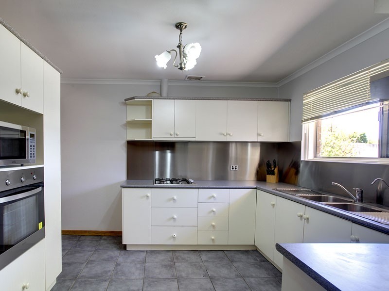 102 Richards Drive, Morphett Vale SA 5162