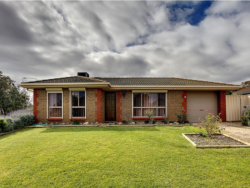 1 Oakhill Crescent, Morphett Vale SA 5162