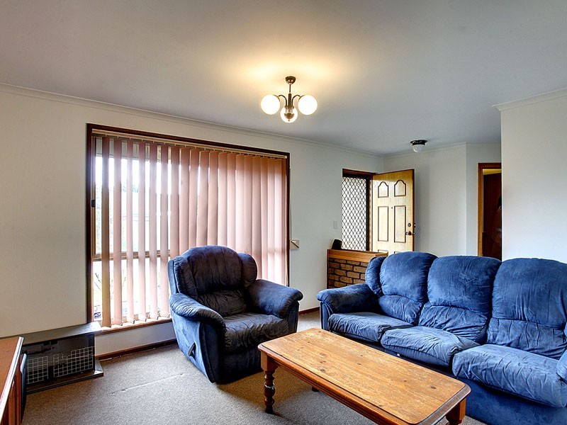 1 Oakhill Crescent, Morphett Vale SA 5162