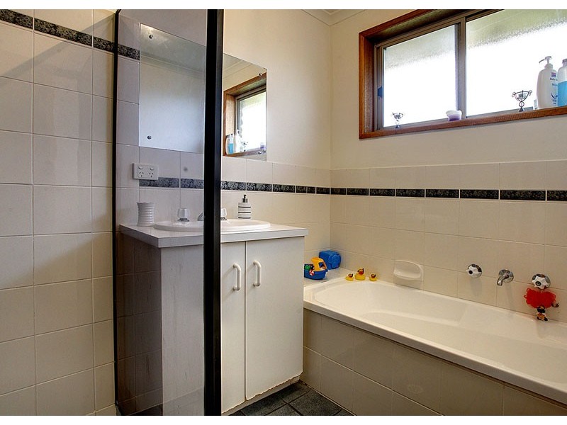 1 Oakhill Crescent, Morphett Vale SA 5162