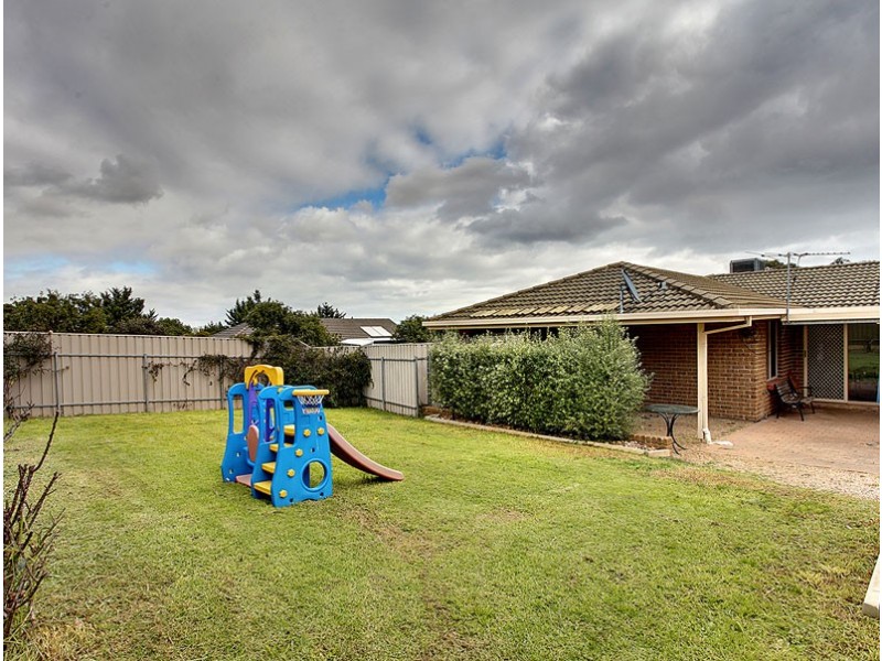 1 Oakhill Crescent, Morphett Vale SA 5162