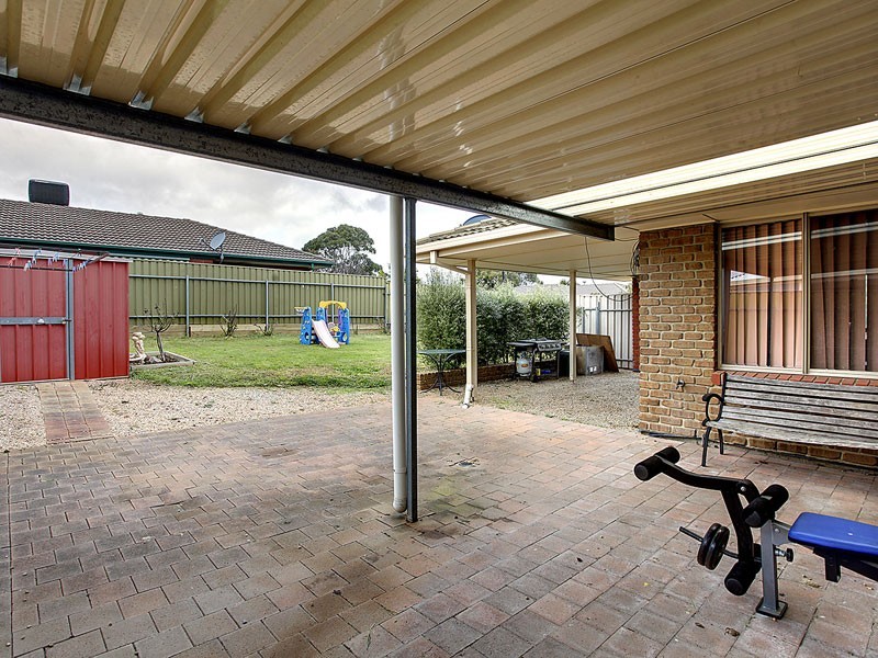 1 Oakhill Crescent, Morphett Vale SA 5162