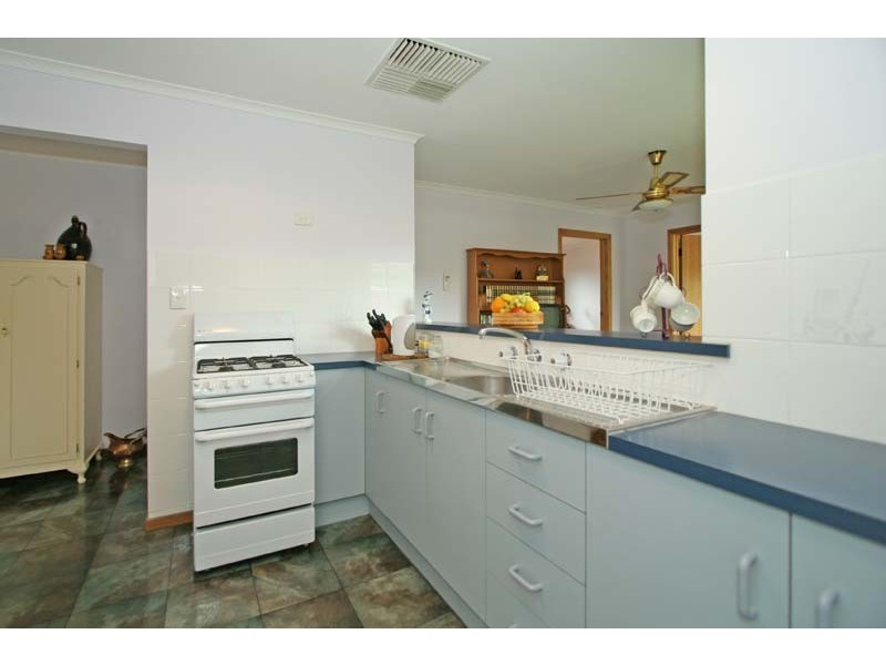 1 Oakhill Crescent, Morphett Vale SA 5162