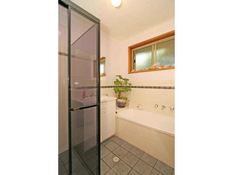 1 Oakhill Crescent, Morphett Vale SA 5162