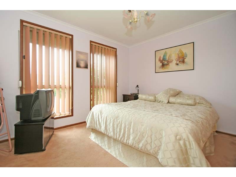 1 Oakhill Crescent, Morphett Vale SA 5162