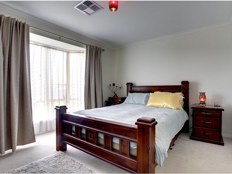 25 Sameden Drive, Noarlunga Downs SA 5168