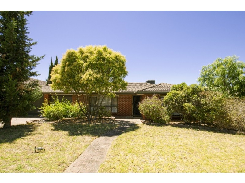 18 Oakridge Rise, Huntfield Heights SA 5163