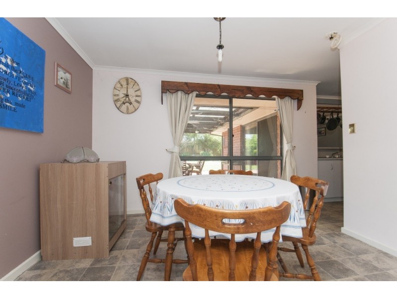 18 Oakridge Rise, Huntfield Heights SA 5163