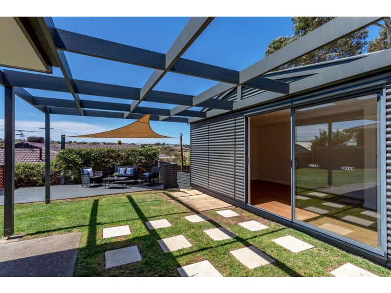 22 Lerunna Avenue, Hallett Cove SA 5158