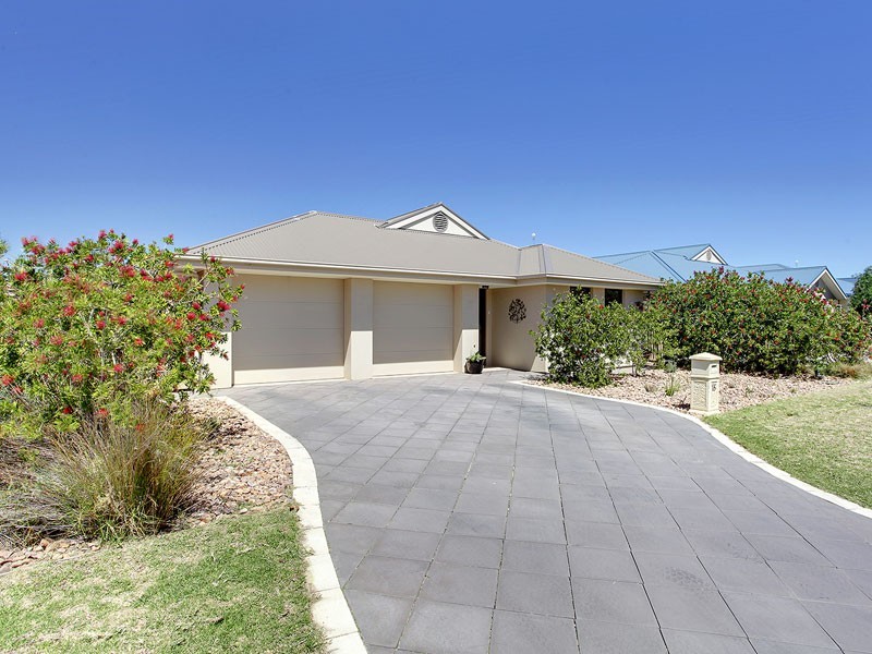 16 Offshore Avenue, Aldinga Beach SA 5173