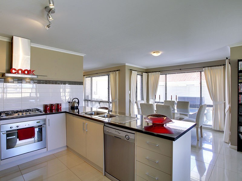 16 Offshore Avenue, Aldinga Beach SA 5173