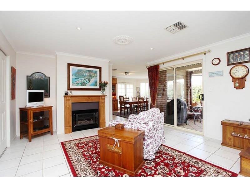 16 Erebus Glen, Hallett Cove SA 5158