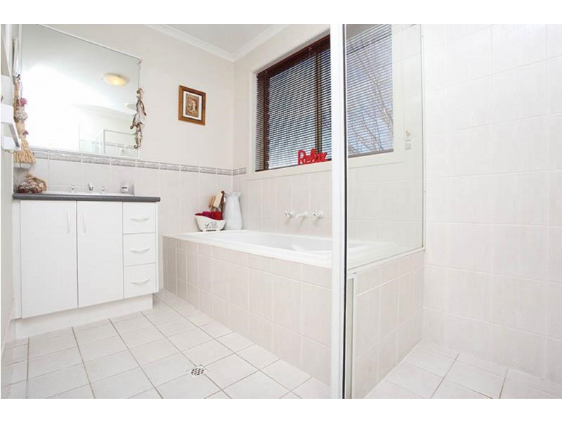 16 Erebus Glen, Hallett Cove SA 5158