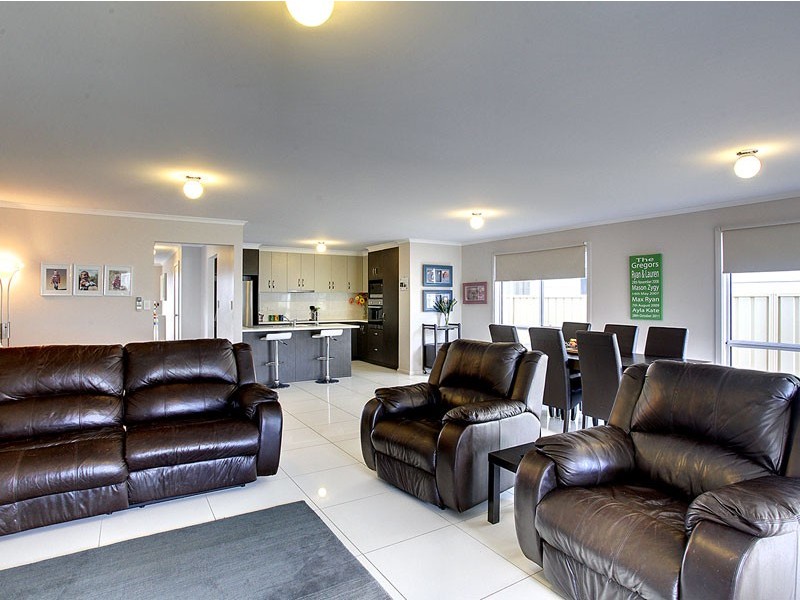 17 Cambridge Street, Port Noarlunga South SA 5167