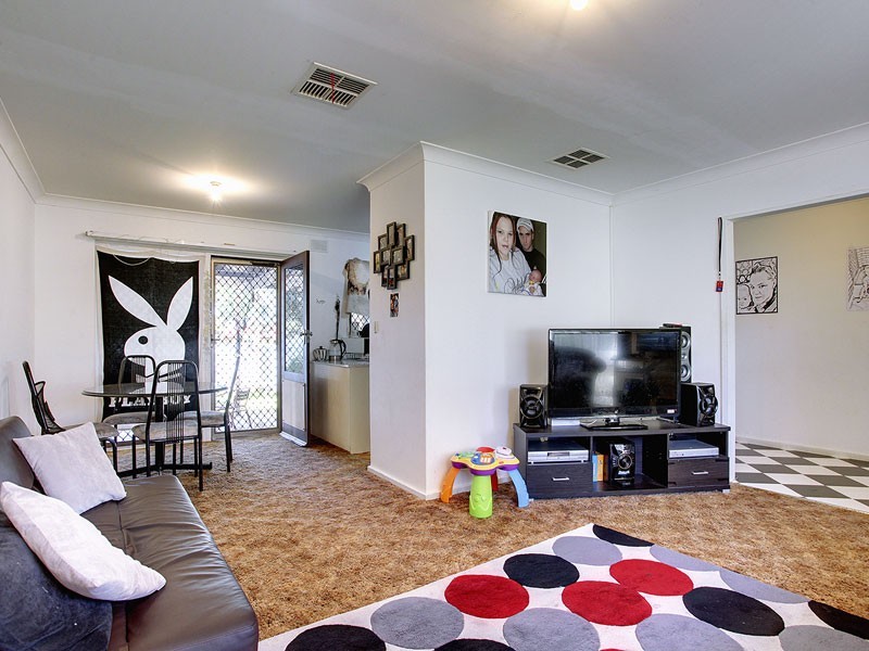 13 Arnold Drive, Hackham SA 5163