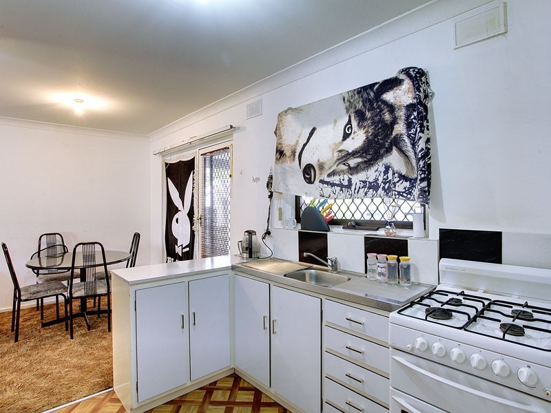 13 Arnold Drive, Hackham SA 5163