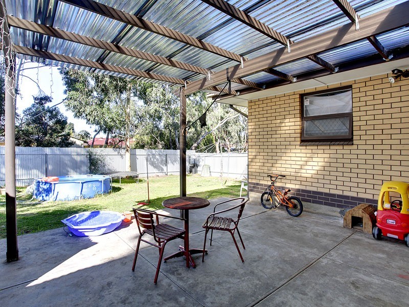 13 Arnold Drive, Hackham SA 5163