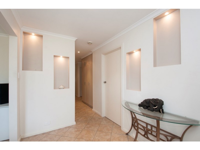 72 Oakridge Rise, Huntfield Heights SA 5163