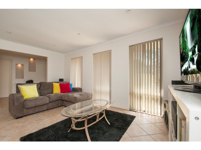 72 Oakridge Rise, Huntfield Heights SA 5163