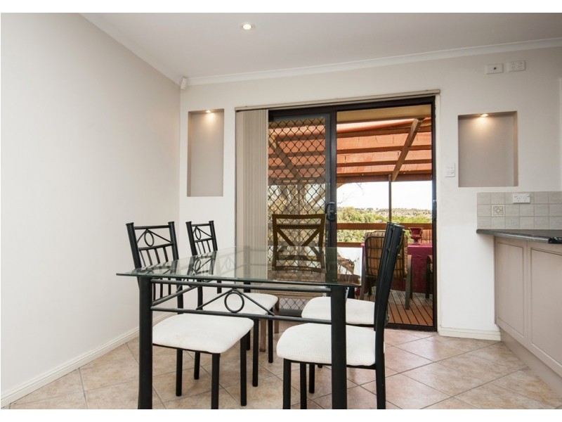 72 Oakridge Rise, Huntfield Heights SA 5163