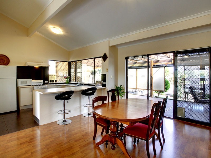 40 Oakridge Road, Aberfoyle Park SA 5159