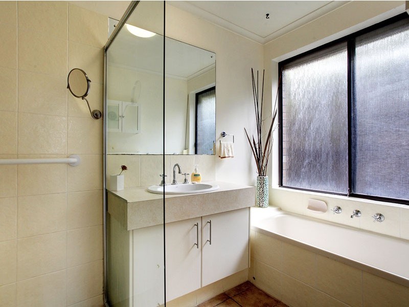 40 Oakridge Road, Aberfoyle Park SA 5159