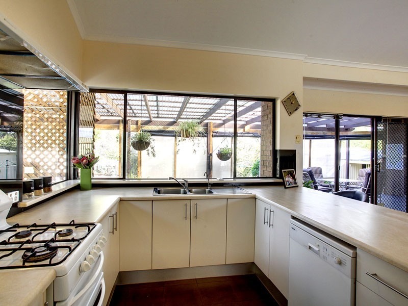 40 Oakridge Road, Aberfoyle Park SA 5159
