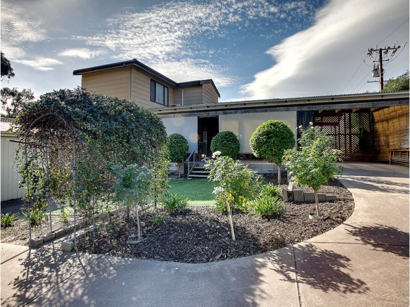 40 Oakridge Road, Aberfoyle Park SA 5159