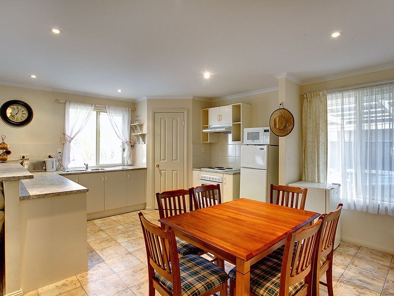 1 Swinton Close, Christie Downs SA 5164