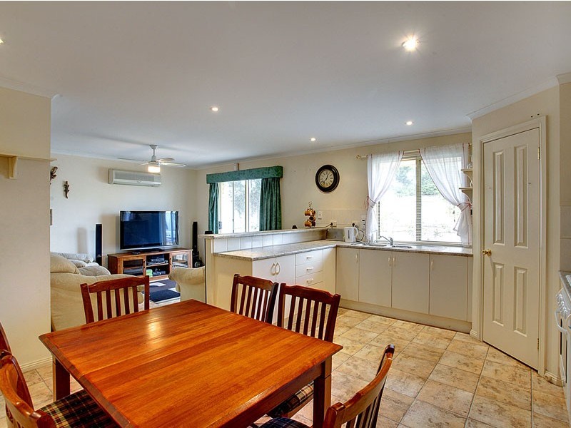 1 Swinton Close, Christie Downs SA 5164