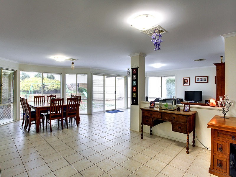 15 George Francis Drive, Mount Compass SA 5210