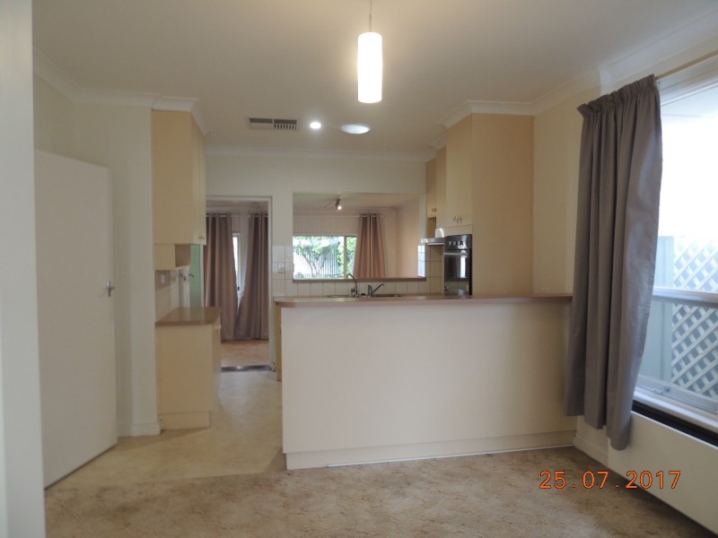 40 Salisbury Avenue, Morphett Vale SA 5162