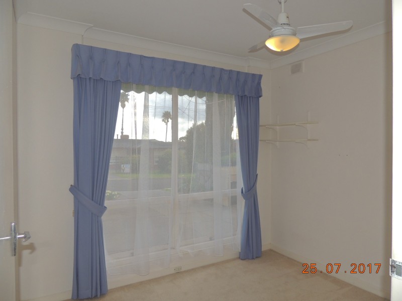 40 Salisbury Avenue, Morphett Vale SA 5162