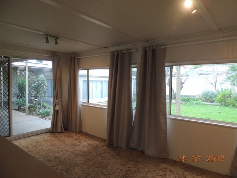 40 Salisbury Avenue, Morphett Vale SA 5162