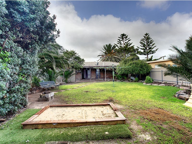 55 Kalgoorlie Avenue, Port Noarlunga South SA 5167