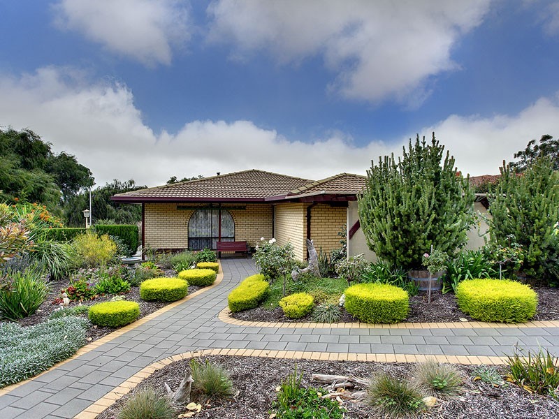 1 Merinda Court, Morphett Vale SA 5162