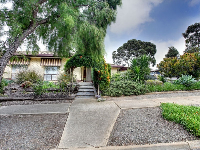 1 Merinda Court, Morphett Vale SA 5162